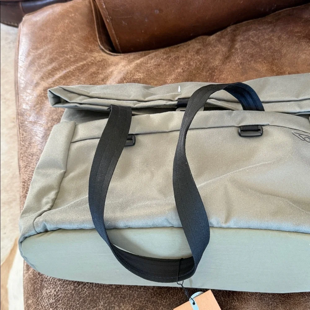Ready to Roam Tote - Sage